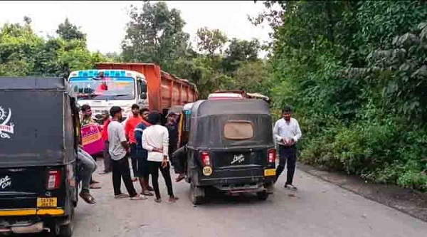 हमीरपुर रोड़ के पालीघाट में लगा लंबा जाम, एंबुलेंस समेत आमजन घंटों फंसे रहे – भारत संपर्क न्यूज़ …