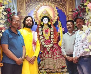 Raigarh News: सुर संगम कला समिति के पंडाल में 41 साल से विराज रहीं विद्या की देवी, रायगढ़ की पुरानी बस्ती में सरस्वती पूजा की विलुप्त होती परंपरा को नवजीवन दे रही युवा टीम
