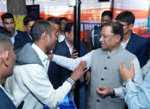 सुशासन के केंद्र में संवेदनशीलता, जनदर्शन में तत्काल सुलझी समस्याएं, आज के जनदर्शन में कुल 1950 आवेदन प्राप्त