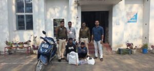 Raigarh News: इंदिरा नगर पान दुकान चोरी का खुलासा, दो आरोपी गिरफ्तार, चोरी पान मशाला बरामद