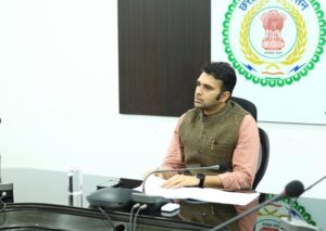  Raigarh News: विकास कार्यों में गुणवत्ता व समय-सीमा से कोई समझौता नहीं- कलेक्टर मयंक चतुर्वेदी