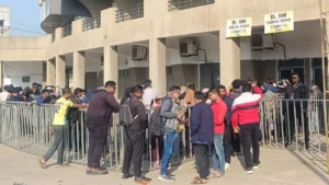 रायपुर में क्रिकेट का तूफान! टिकट के लिए सुबह से रात तक तड़पते रहे फैंस