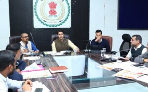 Raigarh News: भौतिक सत्यापन के आधार पर हो धान खरीदी, किसानों को न हो किसी प्रकार की परेशानी- कलेक्टर मयंक चतुर्वेदी