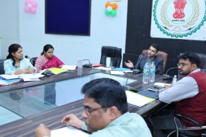 Raigarh News: कलेक्टर की अध्यक्षता में जिला निवेश प्रोत्साहन समिति की बैठक संपन्न, सीएसआर मद से खनन प्रभावित क्षेत्रों में बुनियादी सुविधाओं के विकास पर जोर, लंबित निवेश प्रकरणों के त्वरित निराकरण के निर्देश 