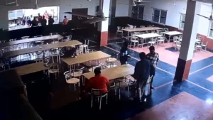 यूनिवर्सिटी कैंपस में चाकू का तांडव! CCTV ने खोली खौफनाक सच्चाई