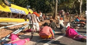 CG News: झारखंड में मोड़ पर पलटी यात्रियों से भरी तेज रफ्तार बस, बलरामपुर के 5 लोगों की मौत, 95 घायल