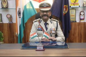जशपुर जिले के नवपदस्थ पुलिस कप्तान डीआईजी एवं एसएसपी डॉ. लाल उमेद सिंह (IPS) ने पदभार ग्रहण किया,