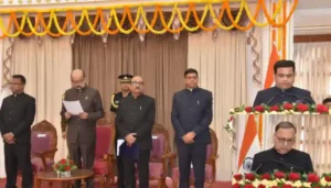 राज्यपाल श्री डेका ने श्री अमिताभ जैन को मुख्य सूचना आयुक्त एवं श्री अग्रवाल और श्री मिश्रा को राज्य सूचना आयुक्त पद की शपथ दिलाई