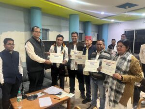 संगवारी पैनल ने जीता पत्रकारों का विश्वास- रायपुर प्रेस क्लब चुनाव के नतीजे घोषित: मोहन तिवारी बने अध्यक्ष, गौरव शर्मा उपाध्यक्ष, दिलीप साहू बनें महासचिव, 647 मतदाताओं ने 37 उम्मीदवारों के लिए किया वोट