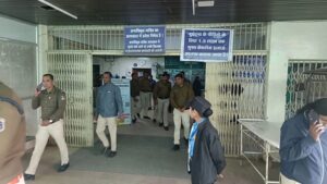  CG News: कलेक्ट्रेट में हड़कंप, बर्खास्त होमगार्ड ने जहर पीकर की आत्महत्या की कोशिश