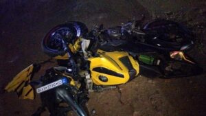 CG News: तेज रफ्तार बाइक बस से टकराई, युवक की उपचार के दौरान हुई मौत, परिजनों में मचा कोहराम