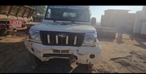 Jashpur News: आधी रात को फिल्मी स्टाइल में पीछा: पिकअप छोड़ खेत में भागे तस्कर, 10 गौ-वंशों को जशपुर पुलिस ने कराया मुक्त