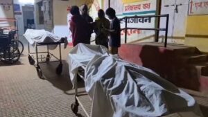 CG News: अनियंत्रित बाइक गड्ढे में गिरी, हादसे में मामा भांजे की हुई मौत