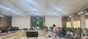 Jashpur News: आवास निर्माण में लापरवाही , 3 सचिवों को कारण बताओ नोटिस जारी जिला पंचायत सीईओ अभिषेक कुमार ने प्रधानमंत्री आवास योजना के तहत निर्माण कार्यों को शीघ्र पूरा करने के दिए निर्देश