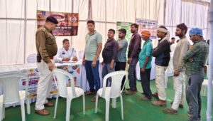 Raigarh News: राष्ट्रीय सड़क सुरक्षा माह 2026; एनएच-49 पर वाहन चालकों के लिए नि:शुल्क नेत्र एवं स्वास्थ्य परीक्षण शिविर आयोजित, 315 चालक, खलासी हुए लाभान्वित 