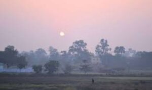 छत्तीसगढ़ में बदला मौसम का मिजाज, दिन में बढ़ी गर्मी, रात की ठंड बरकरार