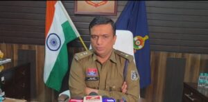 Raigarh News: तमनार कांड में बड़ी कार्रवाई; महिला आरक्षक से अभद्रता और हमले के दो मुख्य आरोपी गिरफ्तार, एसपी दिव्यांग पटेल ने कहा- किसी भी दोषी को बख्शा नहीं जाएगा