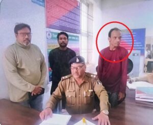 Raigarh News: रायगढ़ में कलयुगी बेटे की करतूत; नशे के लिए मांगे 7 लाख रुपये, मना करने पर मां-भाई को चाकू लेकर दौड़ाया, आरोपी गिरफ्तार