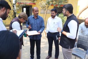 Raigarh News: महलोई स्कूल का आकस्मिक निरीक्षण, दो शिक्षक अनुपस्थित पाए गए, प्रधानपाठक के विरुद्ध पत्र जारी करने के निर्देश