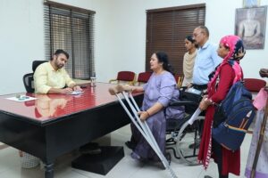 Raigarh News: जनदर्शन में विभिन्न मांगों एवं समस्याओं को लेकर पहुंचे आवेदक, कलेक्टर ने प्राप्त आवेदनों का त्वरित निराकरण करने के निर्देश विभागीय अधिकारियों को दिए