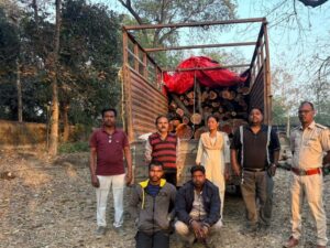Raigarh News: वन विभाग रायगढ़ ने अवैध तस्करी का किया भंडाफोड़, भारी मात्रा में खैर लकड़ी बरामद, चांपा में गुप्त गोदाम पर छापा, पंजाब-हरियाणा तक फैला था तस्करी का नेटवर्क