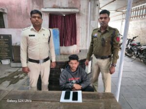 Raigarh News: सट्टा-पट्टी लिखने वालों पर जूटमिल पुलिस की बड़ी कार्रवाई, बाइक पर सट्टा खिलाते युवक को दबोचा,  सट्टा नेटवर्क में शामिल तीन अन्य खाईवाल पर नामजद एफआईआर