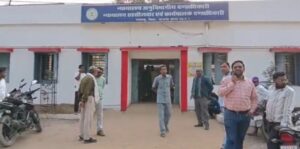 CG News: तहसील कार्यालय में ACB की बड़ी कार्रवाई, 35 हजार रुपये रिश्वत लेते अतिरिक्त तहसीलदार और पटवारी गिरफ्तार 