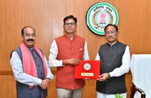 मुख्यमंत्री विष्णुदेव साय से आज विधानसभा परिसर स्थित उनके कक्ष में वित्त मंत्री  ओपी चौधरी ने वित्तीय वर्ष 2026-27 का बजट प्रस्तुत करने से पूर्व मुलाकात की