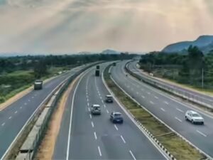 सुगम यातायात और फास्ट ट्रैफिक के लिए बीते दो वर्षों में 15 फोर-लेन सड़कों के लिए 644.18 करोड़ स्वीकृत, ग्रामीण और शहरी दोनों क्षेत्रों की सड़कें शामिल