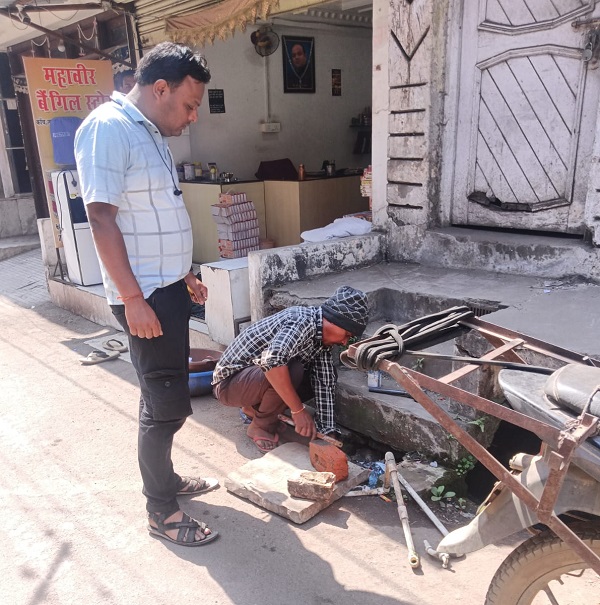 Raigarh News: बकायादारों पर निगम की सख्ती; काटे गए नल कनेक्शन, बड़े बकायादारों के विरुद्ध सीलिंग व निरस्तीकरण की कार्रवाई करने की चेतावनी, राजस्व वसूली शत प्रतिशत करने के निर्देश