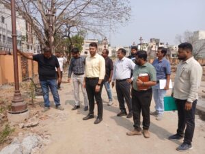 Raigarh News: विकास कार्यों में लापरवाही बर्दाश्त नहीं, तय समय-सीमा में कार्य करें पूर्ण- कलेक्टर मयंक चतुर्वेदी 