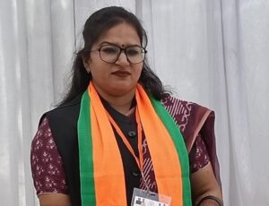 Raigarh: वैश्विक मंच के आयोजन में कपड़े उतार कर कांग्रेस ने किया नारी का अपमान:-मधुलता पटेल