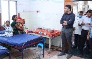 Raigarh News: स्वास्थ्य सुविधाओं का जायजा लेने सिविल अस्पताल खरसिया पहुंचे कलेक्टर, सीएचसी चपले में मायनर ओटी विकसित करने के दिए निर्देश