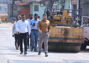 Raigarh News: नगर निगम रायगढ़ के विकास कार्यों का कलेक्टर ने किया सघन निरीक्षण