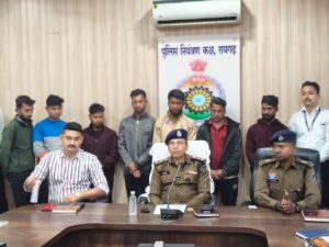 Raigarh news: बाइक चोरी कर फर्जी दस्तावेजों से बिक्री करने वाले बड़े गिरोह का पर्दाफाश, 7 आरोपी गिरफ्तार, 25 बाइक बरामद