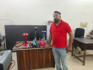 Raigarh News: ”ऑपरेशन आघात” के तहत रायगढ़ पुलिस की पान एवं कॉस्मेटिक दुकान में हुक्का पिलाने वाले संचालक पर कार्रवाई