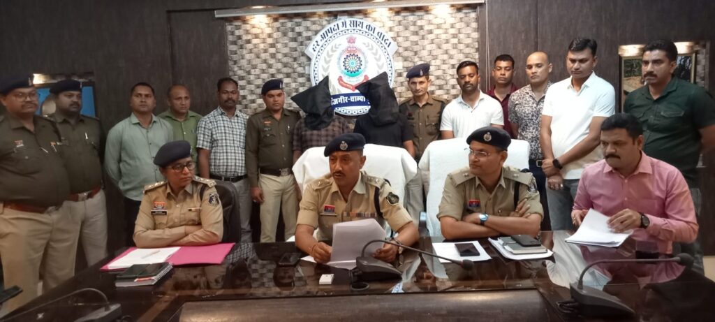 जांजगीर पुलिस की बड़ी स्ट्राइक: बिहार के शातिर ‘कोढ़ा गिरोह’ का पर्दाफाश, 5 जिलों में 9 लाख 83 हजार लूट करने वाले 2 आरोपी गिरफ्तार