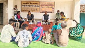 Raigarh: आयुर्वेद चिकित्सा शिविर से लोगों को किया जा रहा जागरूक, शिविर में 430 ग्रामीणों का निशुल्क उपचार