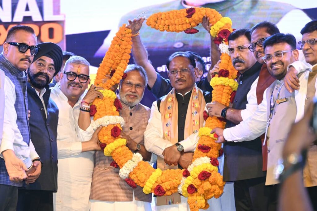 विकसित भारत के संकल्प के साथ विकसित छत्तीसगढ़ की ओर तेजी से बढ़ रहा प्रदेश : व्यापार एवं उद्योग के लिए छत्तीसगढ़ में बना है अनुकूल माहौल – मुख्यमंत्री विष्णुदेव साय