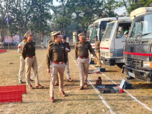 Raigarh: एसएसपी शशि मोहन सिंह ने किया पुलिस लाइन का वार्षिक निरीक्षण, परेड की सलामी लेकर बलवा ड्रिल का कराया अभ्यास