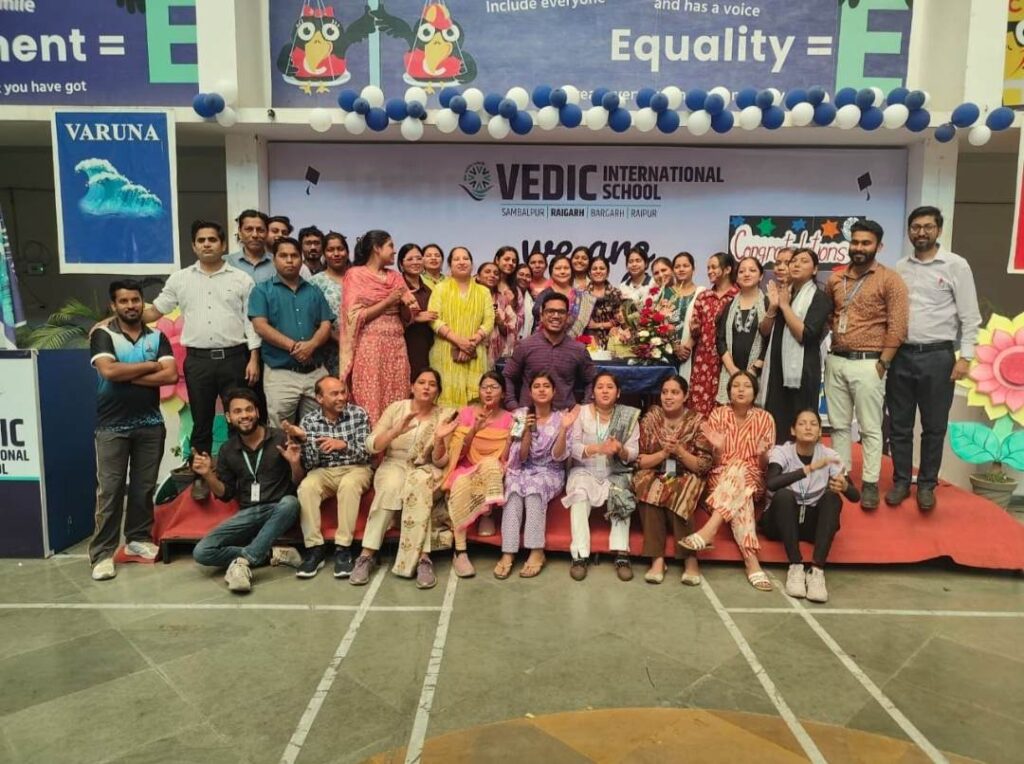 शिक्षा के क्षेत्र में ‘वैदिक’ की दहाड़: 3,000 स्कूलों को पछाड़कर बना छत्तीसगढ़ का सिरमौर!