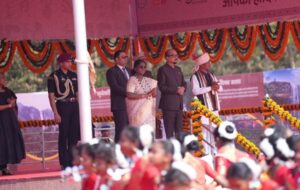 अबूझमाड़ का गौरव: मल्लखंब के नन्हे वीरों ने राष्ट्रपति के समक्ष दिखाई अद्भुत कला, राष्ट्रपति द्रौपदी मुर्मु ने की प्रशंसा, ताली बजाकर हौसला बढ़ाया