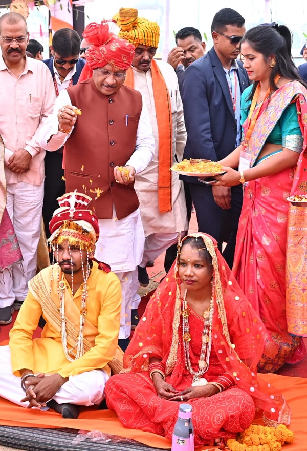 मुख्यमंत्री कन्या विवाह योजना : सामाजिक समरसता का विश्व रिकॉर्ड, मुख्यमंत्री विष्णु देव साय के सान्निध्य में 6,412 जोड़ों का विवाह