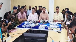 CG News: सोशल मीडिया रील्स से सीखी चोरी की ट्रिक: 8 वारदातों का खुलासा, 28 लाख का माल जब्त,हिस्ट्रीशीटर समेत 7 गिरफ्तार