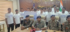  CG: सुकमा में महिला समेत 22 नक्सलियों ने किया आत्मसमर्पण