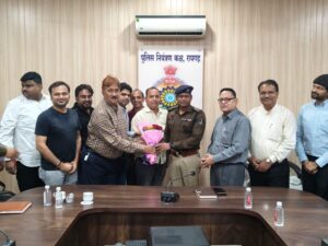 Raigarh News: सराफा दुकानों की सुरक्षा को लेकर एडिशनल एसपी अनिल सोनी ने कंट्रोल रूम में ली महत्वपूर्ण बैठक