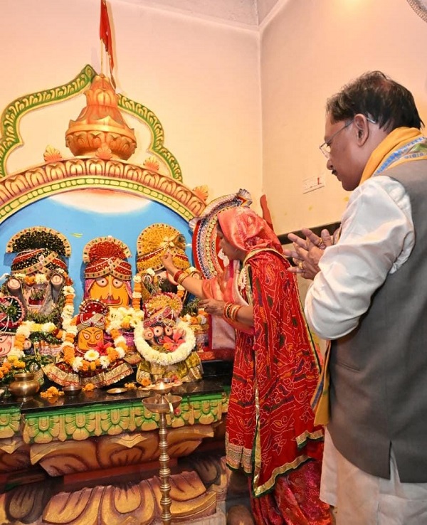62वें जन्मदिवस पर मुख्यमंत्री विष्णुदेव साय ने श्री जगन्नाथ मंदिर में पूजा-अर्चना कर प्रदेशवासियों के सुख-समृद्धि की कामना की