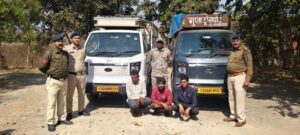 Sarangarh News: पशु तस्कर पुलिस के शिकंजे में, 10 गोवंश पशुओं को तस्करों के चुंगल से छुड़ाया, तीन आरोपी गिरफ्तार, पशुओं को ले जा रहे थे छत्तीसगढ़ से उड़ीसा