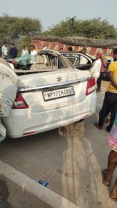 CG News: हाईवे पर कार की ट्रक से भीषण टक्कर, चार जवानों की हुई मौत, एक गंभीर रूप से घायल