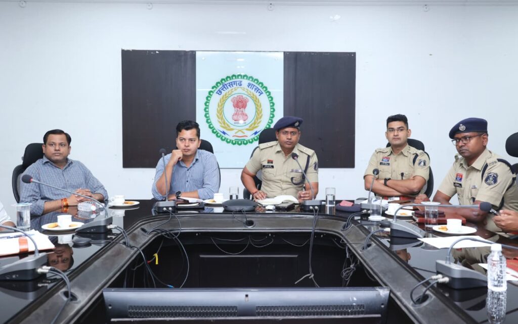 Raigarh news: ईद पर्व को लेकर शांति समिति की बैठक आयोजित, सौहार्दपूर्ण वातावरण में त्योहार मनाने पर जोर